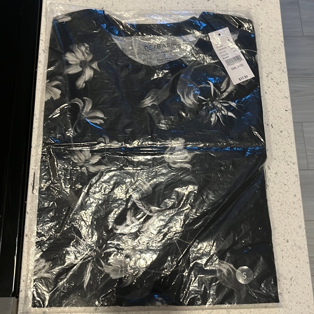 PS/ BASICS - SM scallop fit tee